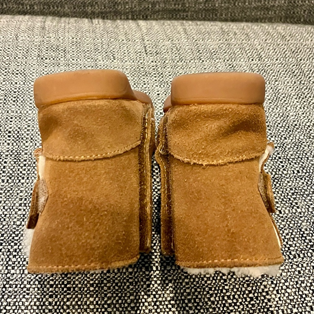 Toddler UGG boots - Picture 7 of 7